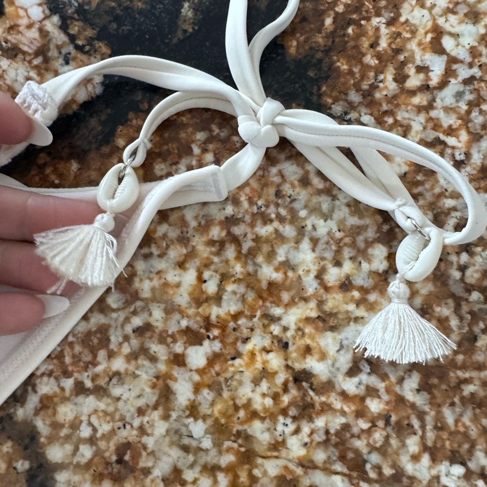 White Crochet Bikini Bottom snd yellow top - Picture 5 of 5